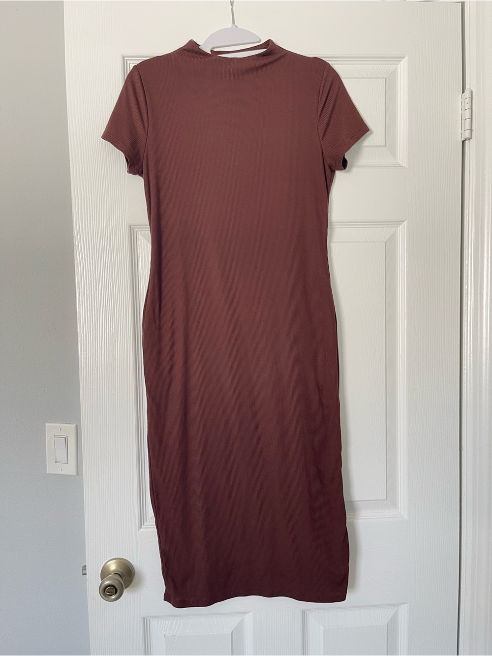 Fitted & Ribbed Women’s Short Sleeve Midi Dress